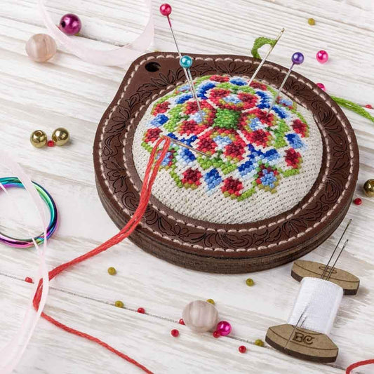 Wonderland Crafts Kit for Creating a pin Cushion FLTL-025