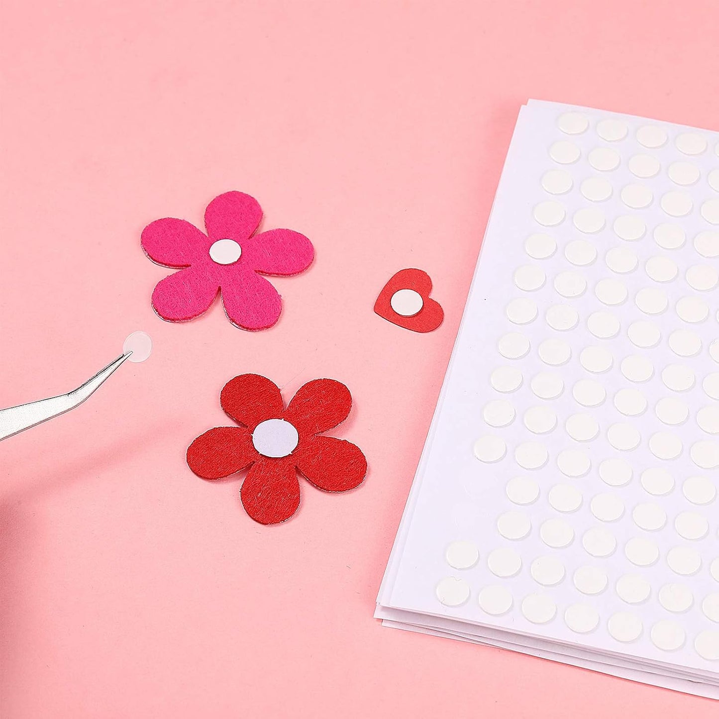 Zonon 3000 Pcs Double Sided Adhesive Dots Clear Glue Point Tape Stickers Balloon Glue Round Mini No Traces Adhesive Sticker Dot Sticker for Classroom Decor Craft DIY Office (0.24 Inch/ 6 mm)