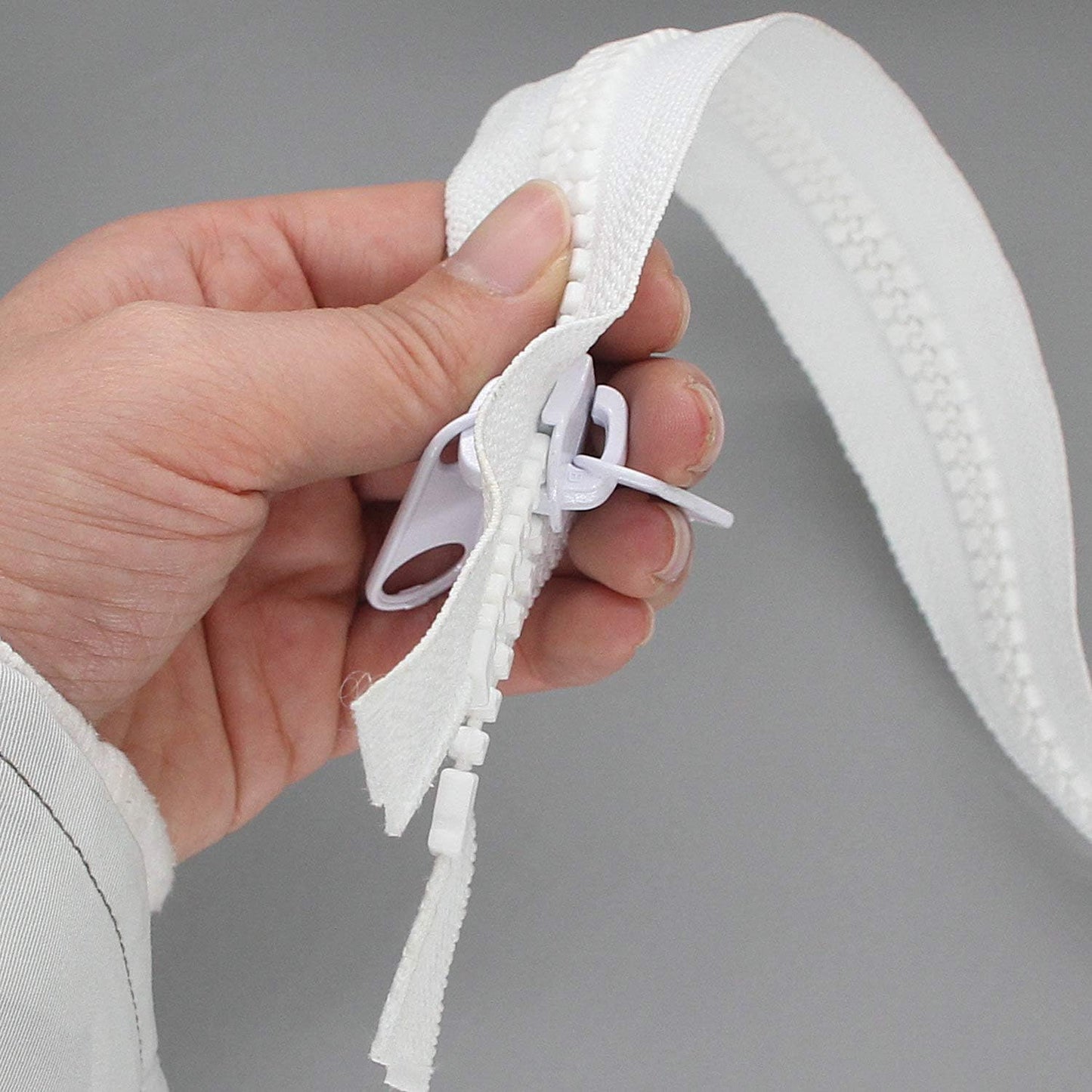 Leekayer 2PCS #10 48 Inch Heavy Duty Zippers for Sewing Separating Large Plastic Zippers White Tape with Double Pull Tab Slider, Sleeping Bag, Boat, Canvas, Cover, Trampoline, Dog Bed,Tent (48" 2pcs)