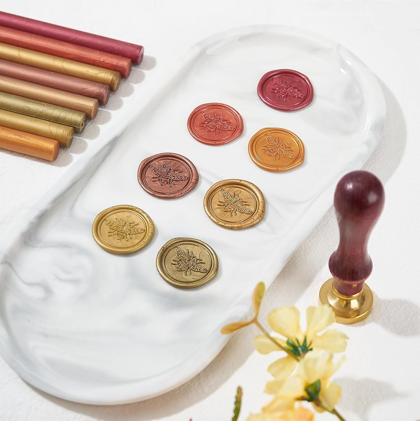 Wax Seal Sticks Gold, ONWINPOR 20pcs Glue Gun Wax Sealing Sticks for Waxseal Stamp, Waxsealsticks Suit to 0.28'' Glue Gun, Wedding Invitations(Gold)