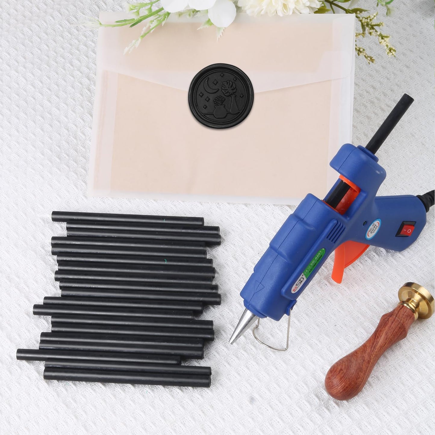 Black Sealing Wax Sticks, WASOHLING 20Pcs Glue Gun Wax Seal Sticks for Wax Seal Stamp, Black Wax Seals for Christmas Wedding Invitation Envelope Letter Seals, Craft Adhesive (Mini Size)