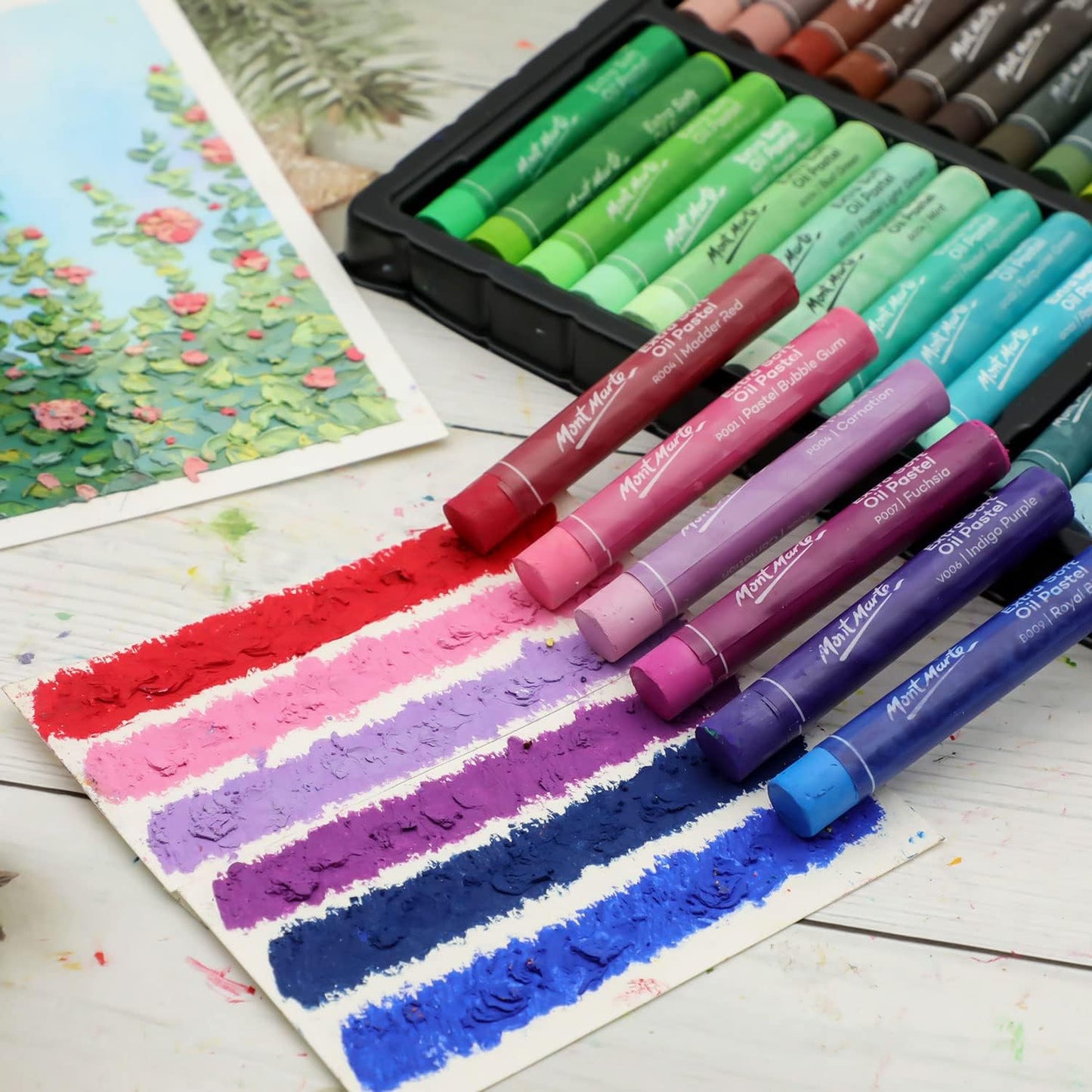 Mont Marte Extra Soft Oil Pastels Vibrant Hues Premium 120pc, Assorted Bright Colors, Vibrant, Buttery, Versatile Art Pastels for Blending, Layering & Shading, Art, Craft, Coloring and Sketching