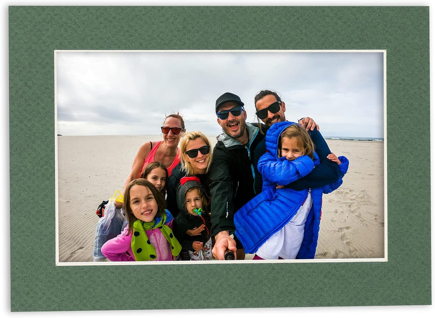 11x14 Mat for 8.5x11 Photo - Precut Hunter Green Picture Matboard for Frames Measuring 11 x 14 Inches - Bevel Cut to Display Art 8.5 x 11 Inches - Acid Free ONE MAT with Backing Board & Clear Bag