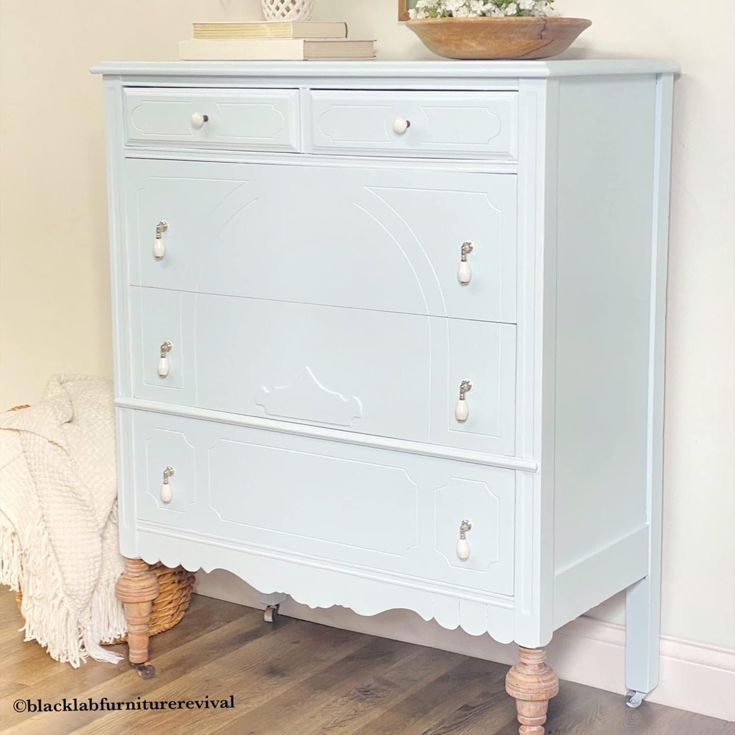 Dixie Belle Paint Company Chalk Finish Furniture Paint - Haint Blue (8oz) - Matte Pastel Blue Chic Chalk Mineral DIY Furniture Paint