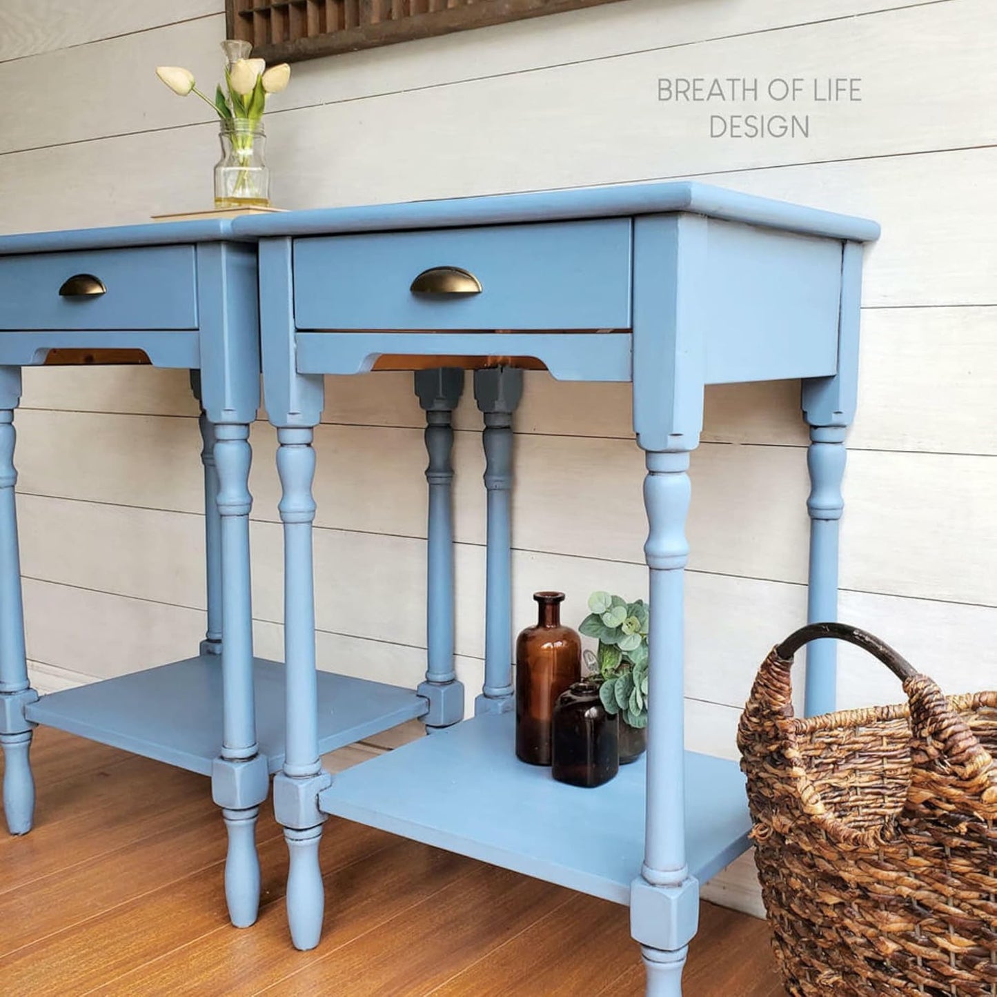 Dixie Belle Paint Company Chalk Finish Furniture Paint - Dusty Blue (32oz) - Matte Faded Denim Chic Chalk Mineral DIY Furniture Paint