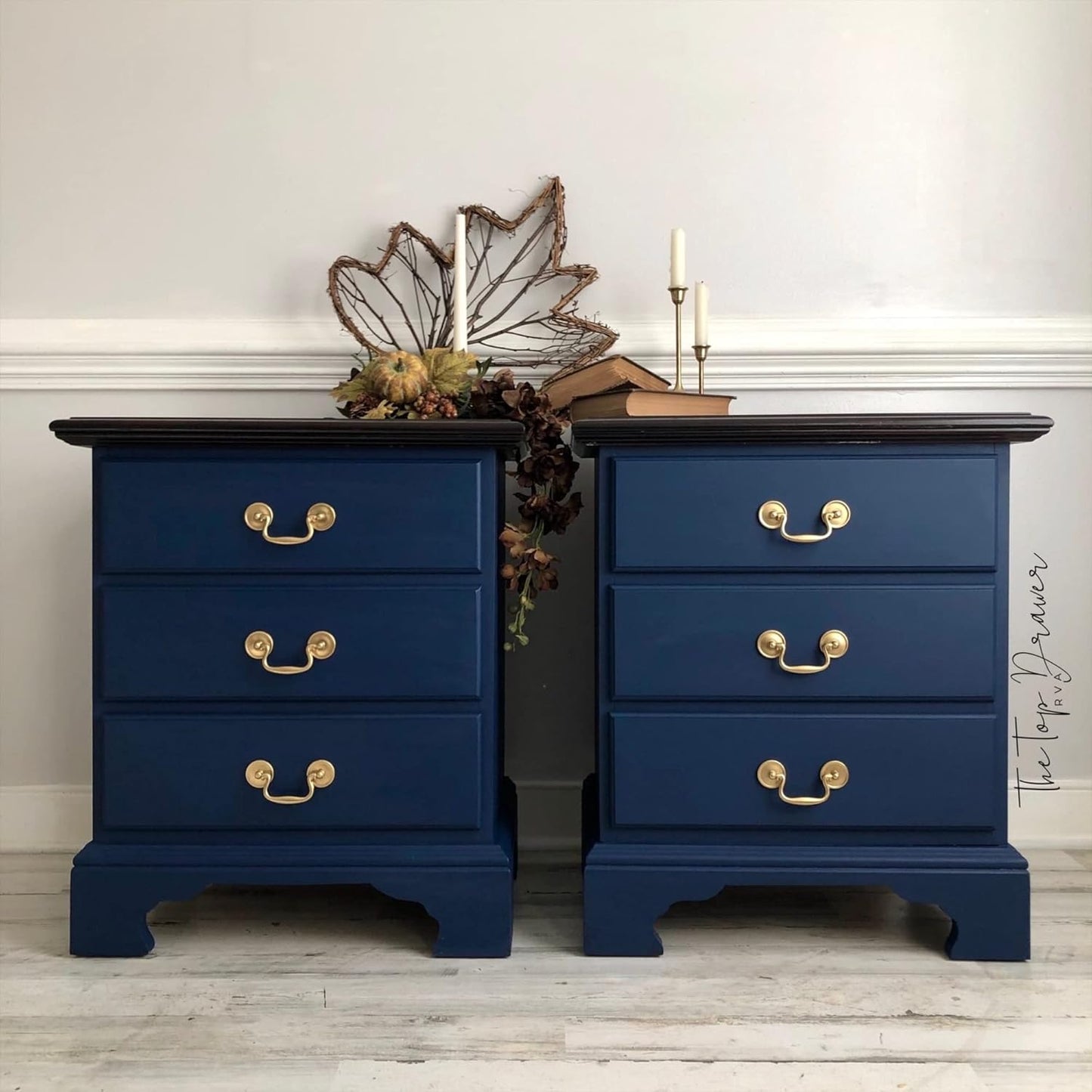 Dixie Belle Paint Company Chalk Finish Furniture Paint - Bunker Hill (16oz) - Matte Indigo Blue Chic Chalk Mineral DIY Furniture Paint