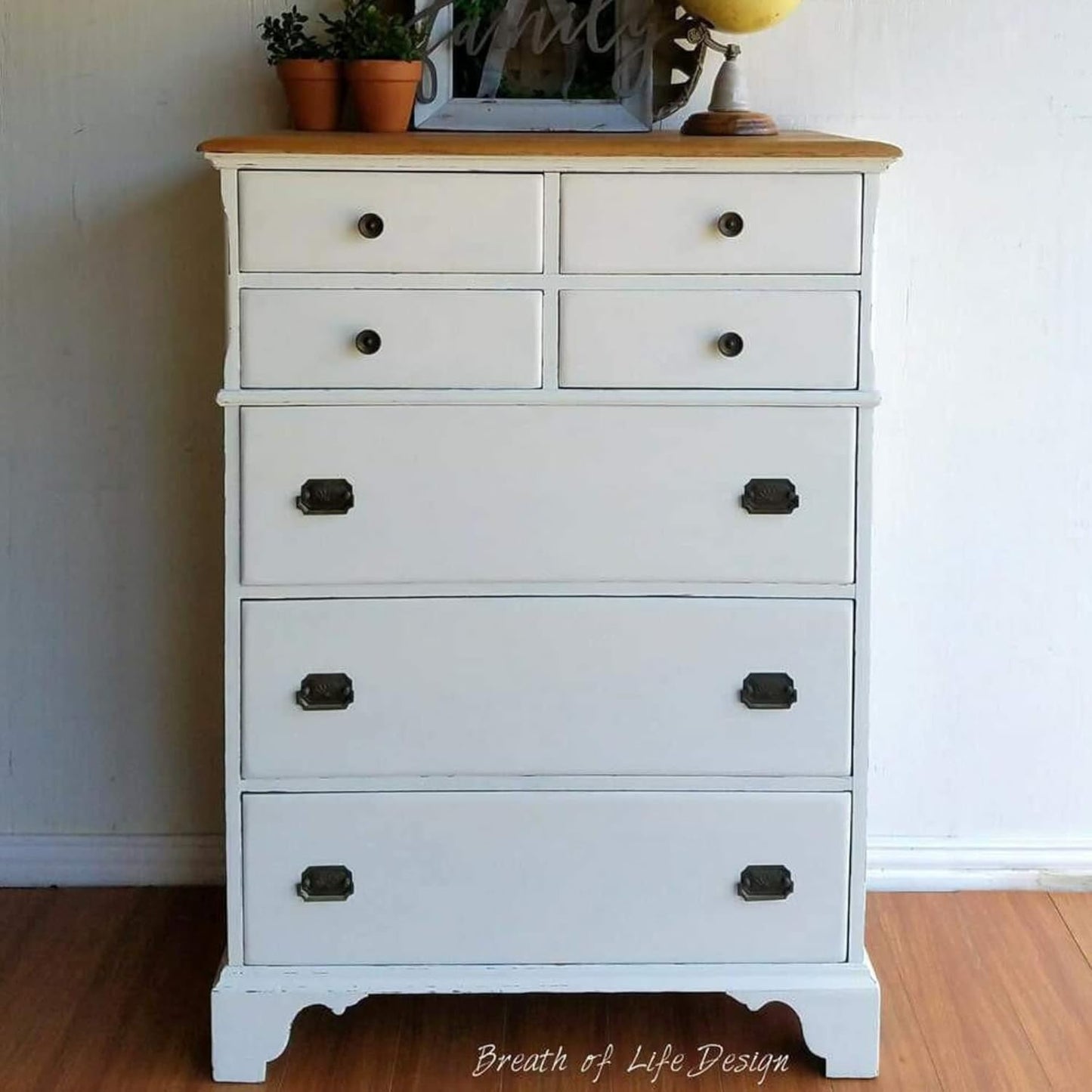 Dixie Belle Paint Company Chalk Finish Furniture Paint - Buttercream (4oz) - Matte Creamy White Chic Chalk Mineral DIY Furniture Paint