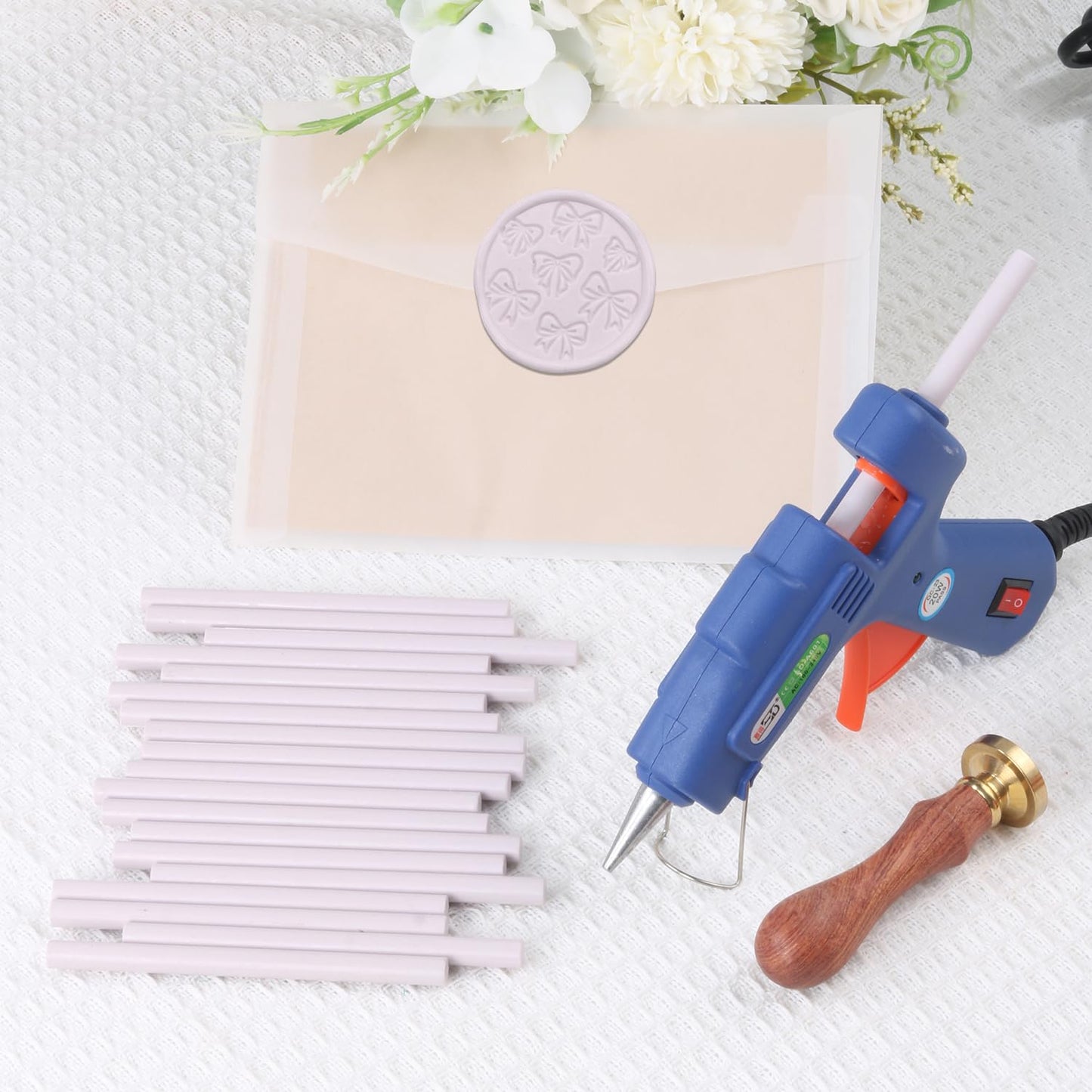 Light Purple Sealing Wax Sticks, WASOHLING 20Pcs Glue Gun Wax Seal Sticks for Wax Seal Stamp, Purple Wax Seals for Christmas Wedding Invitation Envelope Letter Seals, Craft Adhesive (Mini Size)