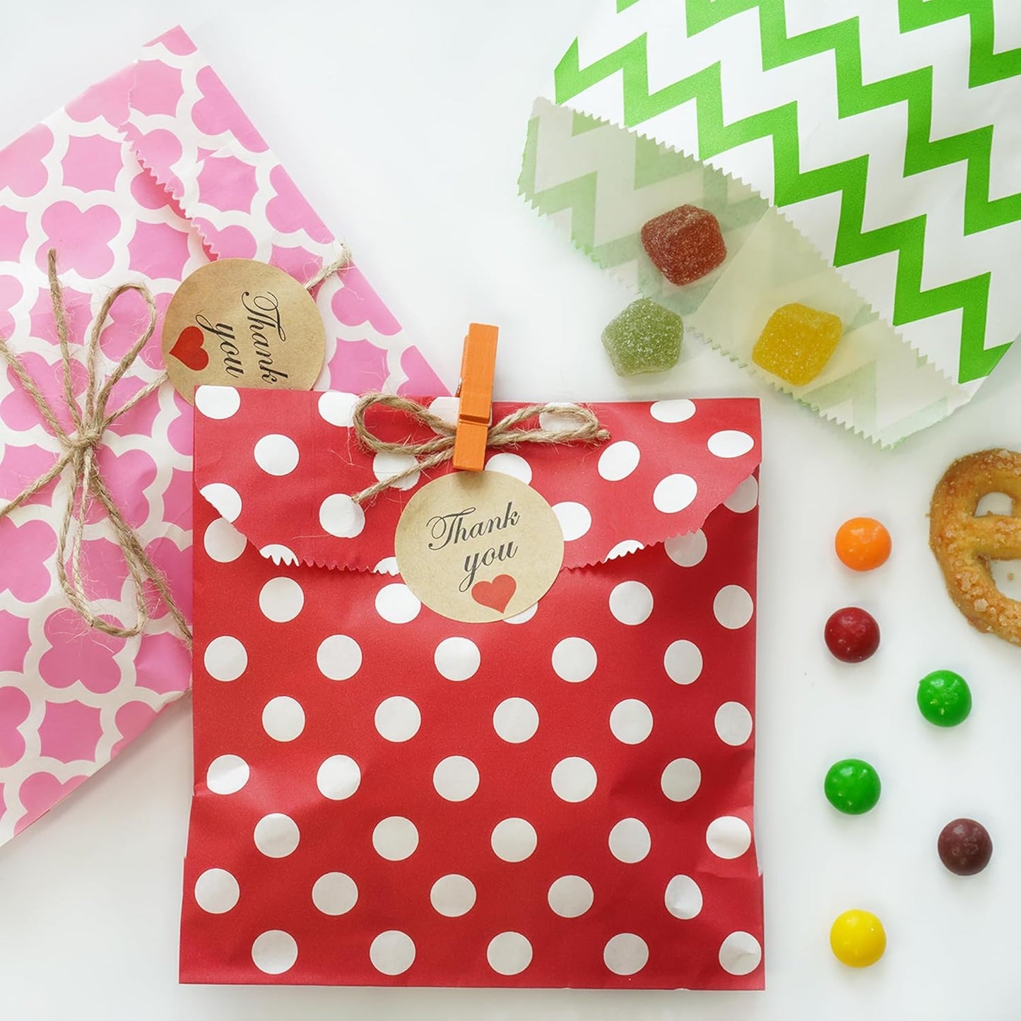 KEYYOOMY 100 Pcs Silver Candy Buffet Bags Small Cookie Bags Polka Dot Paper Treat Bag for Wedding Birthday Party (5 inch x 7 inch)