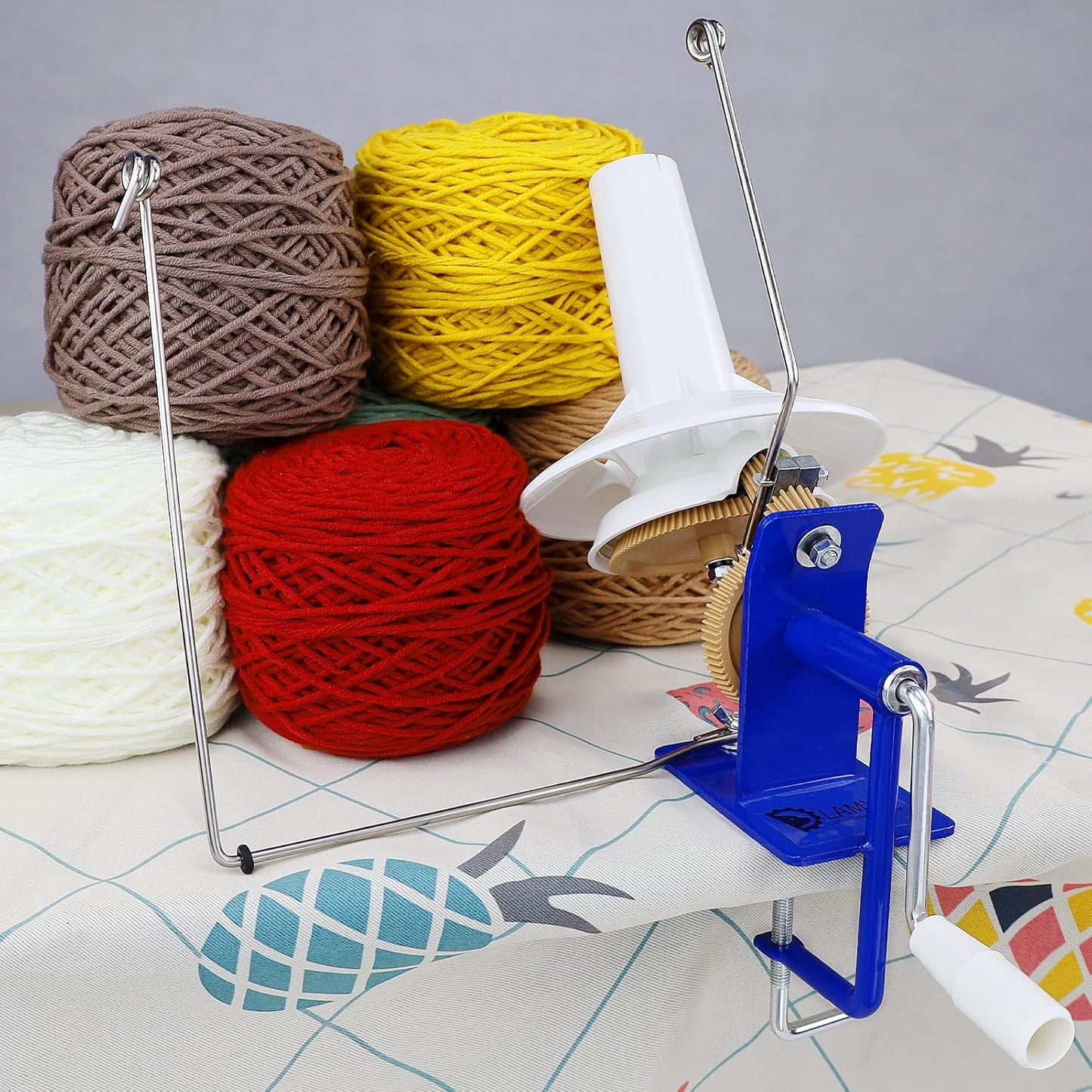 LAMXD Needlecraft Large Jumbo Metal Yarn/Wool/String/Fiber Ball Winder Hand Operated,10-Ounce,with Thread Cutter Scissors, Blue and White
