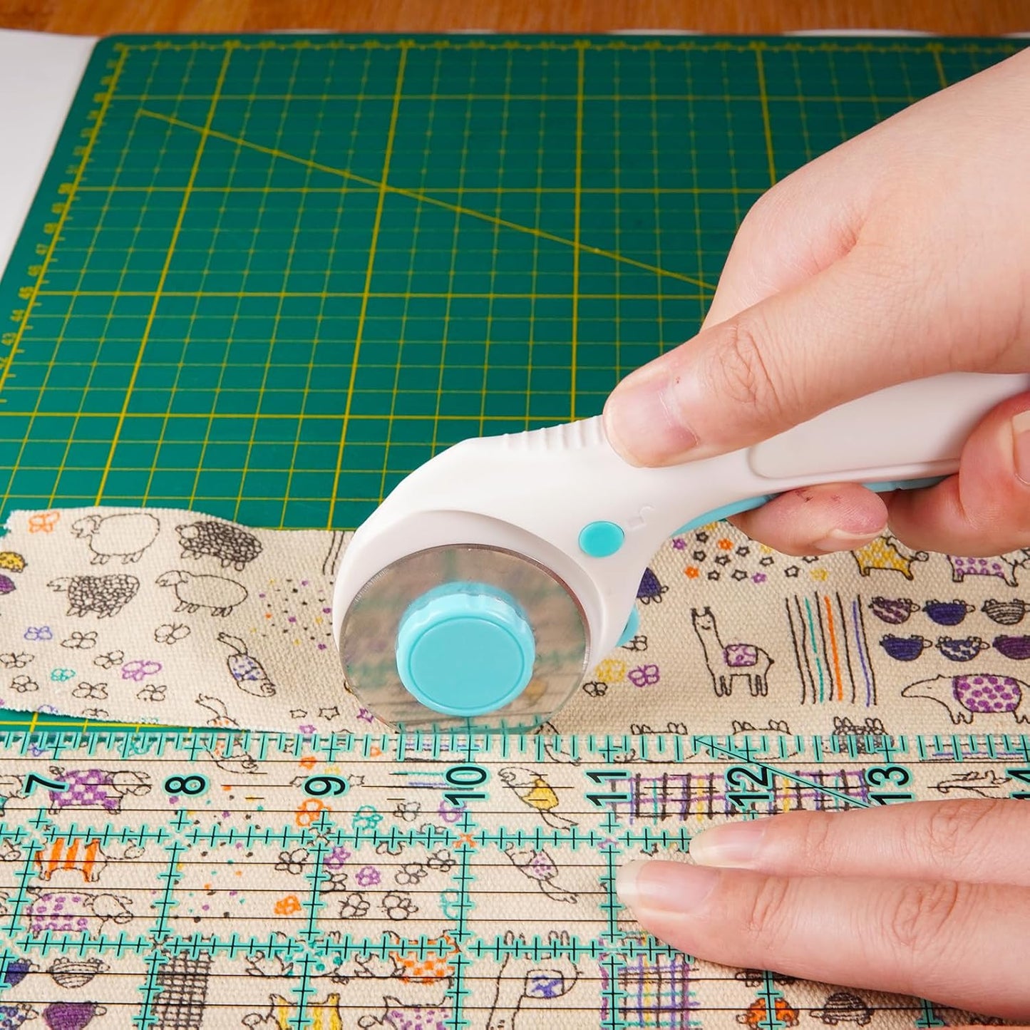 MANUFORE Quilting Ruler 6 * 12in Sewing Acrylic Anti-Slip Metric Ruler DIY Quilting Tools with Clear Printed Lines for Precise Cutting
