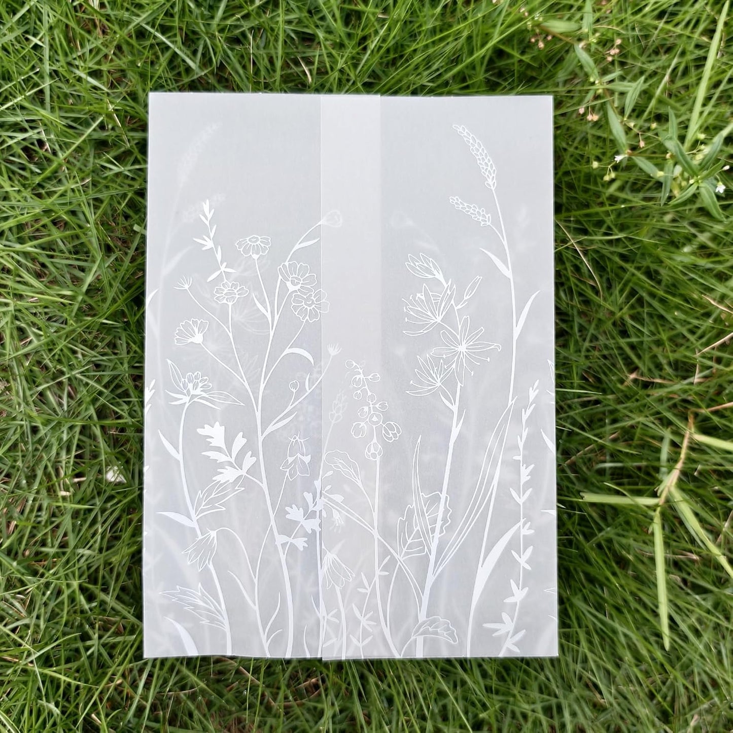 SWANGSA 100 Pack Vellum Jackets for 5x7 Invitations, Elegant White Wildflower Vellum Paper, 115GSM Translucent Invitation Sleeve Wraps for Wedding Bridal Baby Shower Birthday Envelopes