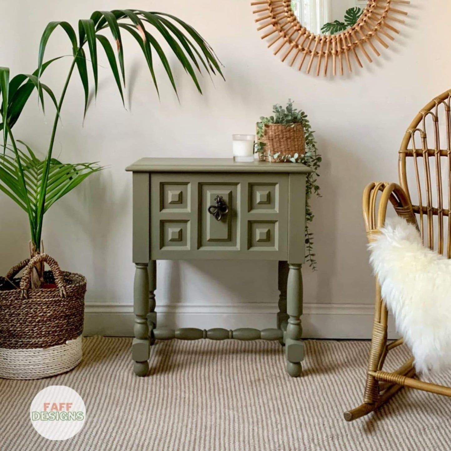Dixie Belle Paint Company Chalk Finish Furniture Paint - Spanish Moss (8oz) - Matte Succulent Green Chic Chalk Mineral DIY Furniture Paint