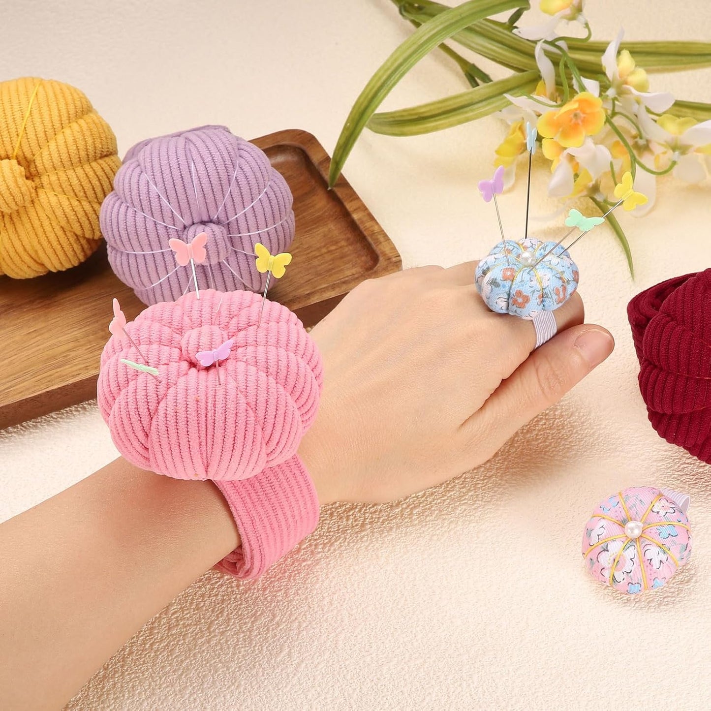 HARFINGTON Wrist Pin Cushions, Sewing Needle Pin Cushion Adjustable Strap with Elastic Strap Finger Ring Pincushions Fit All Wrist Sizes for Sewing Quilting Needlework DIY Crafts, Red/Pink