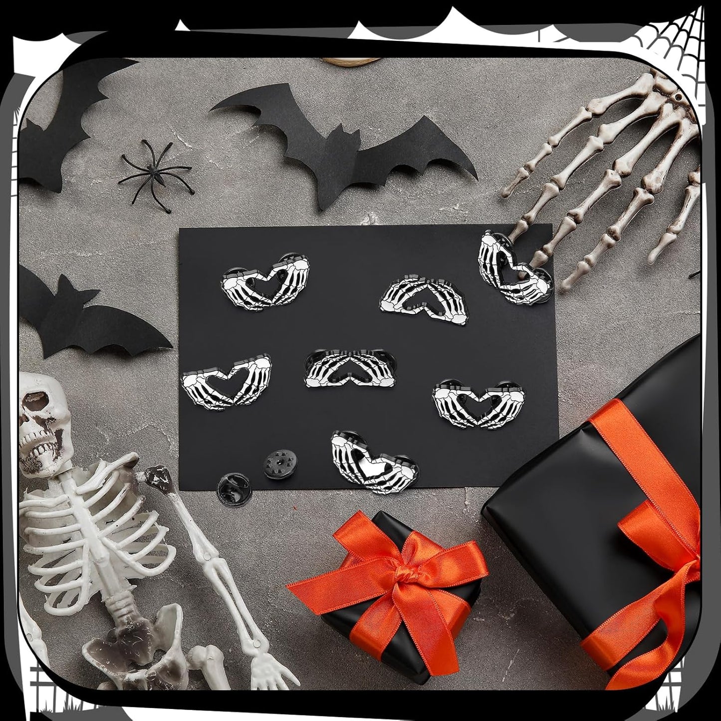 Cunno Halloween Skeleton Enamel Pins Halloween Gesture Heart Hand Pin Skeleton Gesture Brooch Birthday Gift for Women